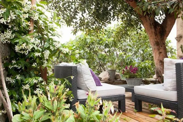 Chez Caro Bed & Breakfast *